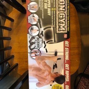 Brand new pull up bar